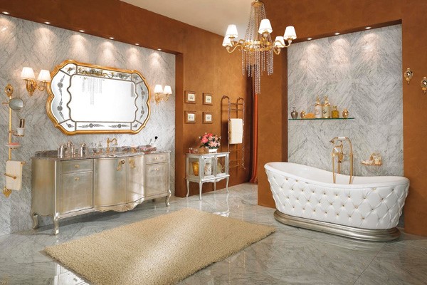 На фото – роскошный интерьер с ванной в мягкой обшивке