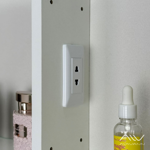 Зеркало-шкаф Лана Плюс 80x80 с подсветкой, часами и подогревом - изображение 6