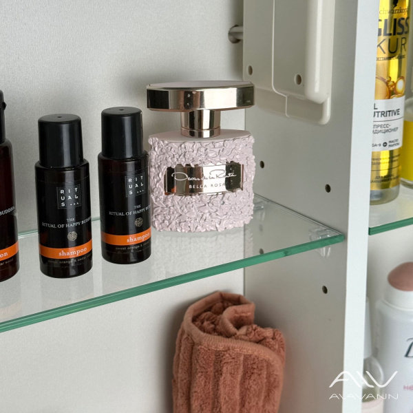 Зеркало-шкаф Лана Плюс 80x80 с подсветкой, часами и подогревом - изображение 3